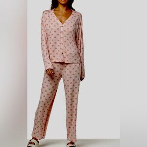 Ladies Lacey Chabert collection Pajamas